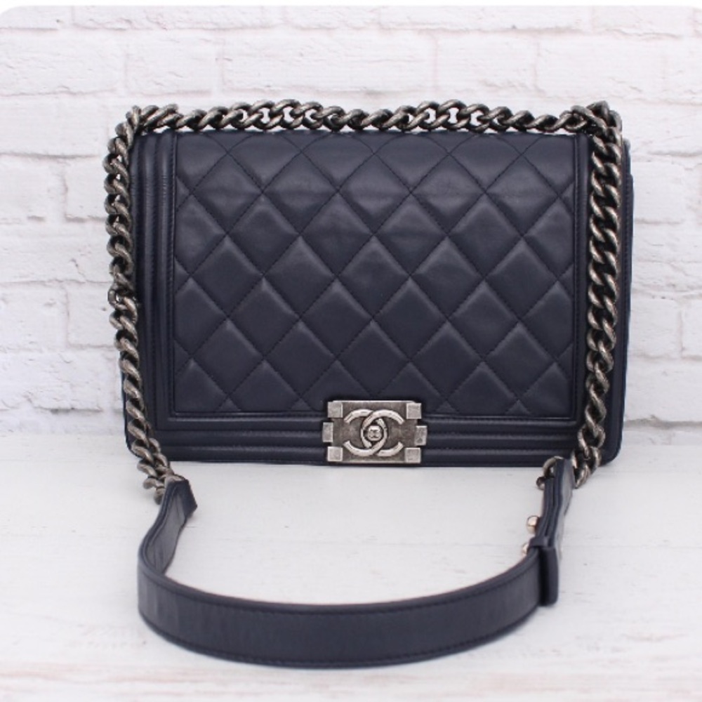 Chanel boy lambskin navy medium gun metal
